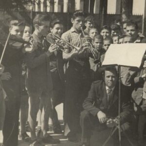 Il babbo in collegio primo a dx