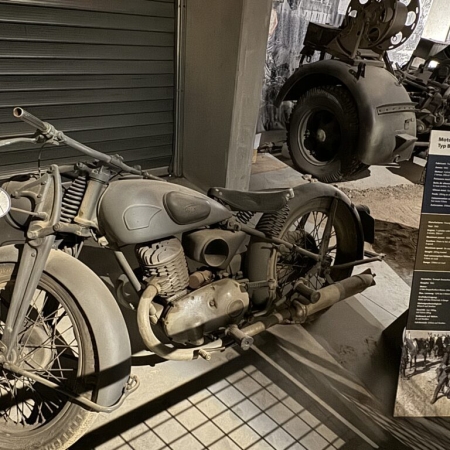 Triumph in ‎⁨Overlord Museum Colleville-sur-Mer⁩, ⁨Côte des Nacre⁩